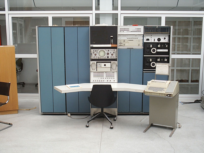 Hasil gambar untuk gambar komputer DEC PDP-1 (Digital Equipment Corporation Programmable Data Processor-1)